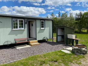 Wee Highland Hideaway Hut